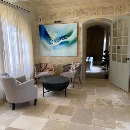 Traditional With Spectacular Sea Views Villa San Lawrenz