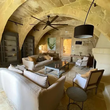 Traditional With Spectacular Sea Views Villa *
