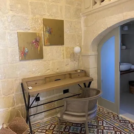 Traditional With Spectacular Sea Views *
