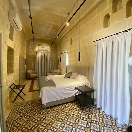 Traditional With Spectacular Sea Views Villa San Lawrenz