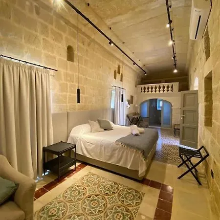 Traditional With Spectacular Sea Views