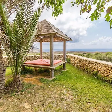 Villa Traditional With Spectacular Sea Views San Lawrenz