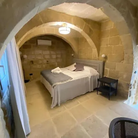 Traditional With Spectacular Sea Views Villa San Lawrenz